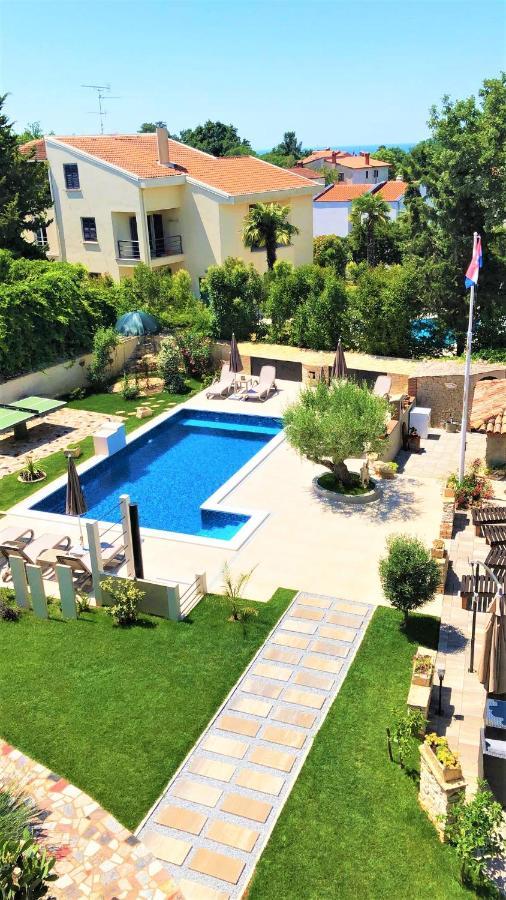 Apartment Villa Engel With Pool Πόρετς Εξωτερικό φωτογραφία