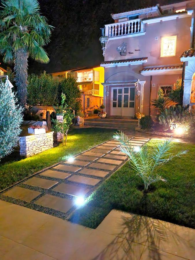 Apartment Villa Engel With Pool Πόρετς Εξωτερικό φωτογραφία