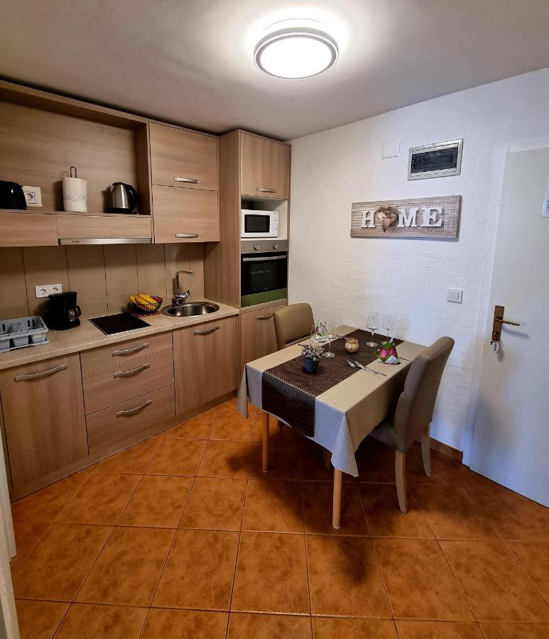 Apartment Villa Engel With Pool Πόρετς Εξωτερικό φωτογραφία