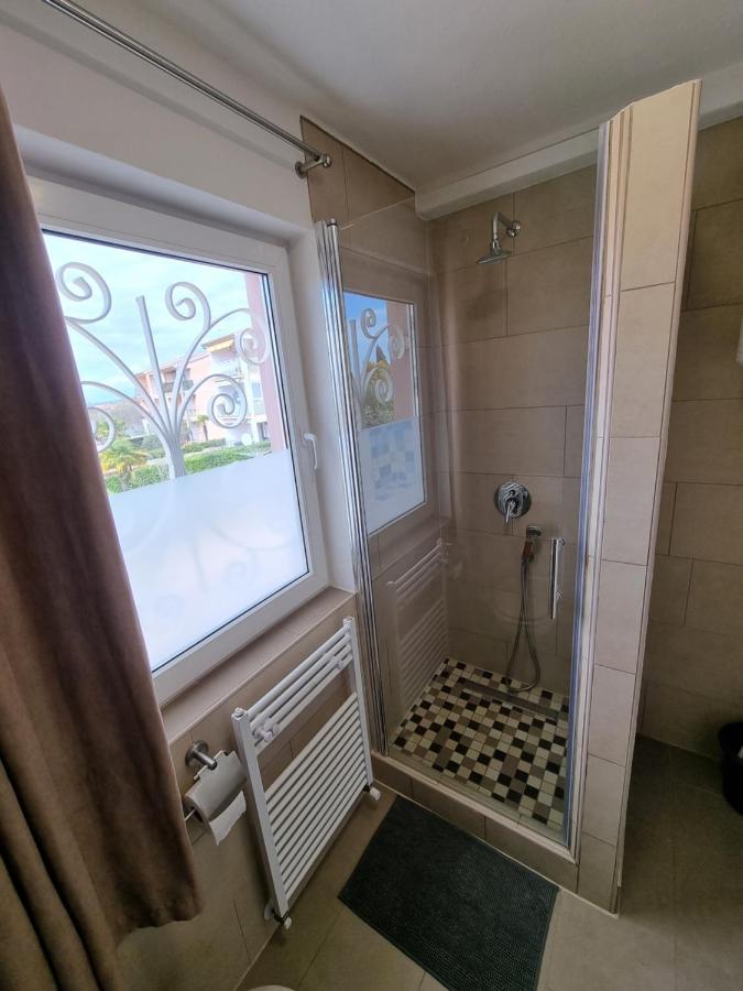 Apartment Villa Engel With Pool Πόρετς Εξωτερικό φωτογραφία