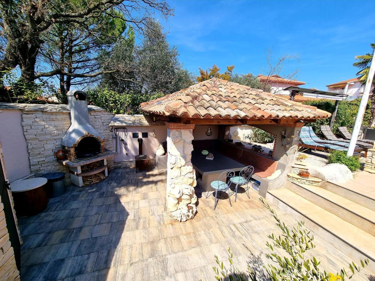 Apartment Villa Engel With Pool Πόρετς Εξωτερικό φωτογραφία