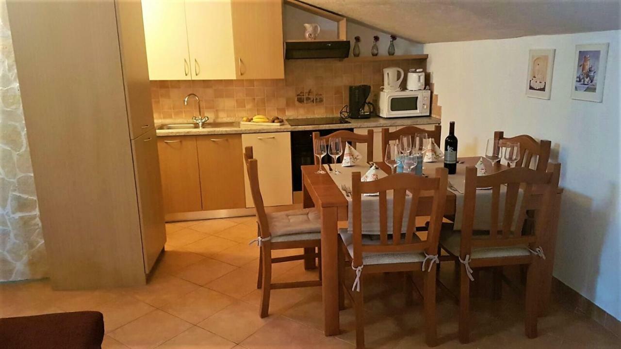 Apartment Villa Engel With Pool Πόρετς Εξωτερικό φωτογραφία
